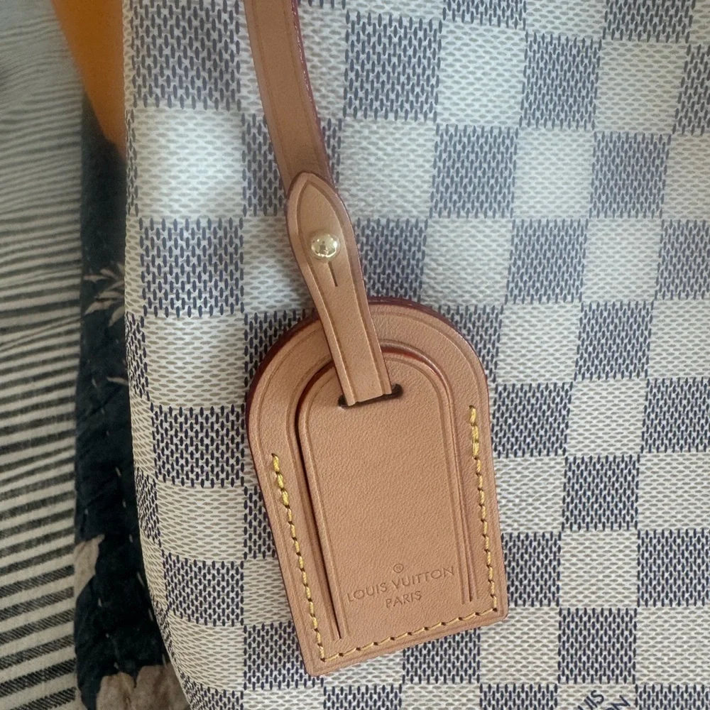 Louis Vuitton Damier Azur Shoulder Bag in White and Light Blue - Picture 3 of 11